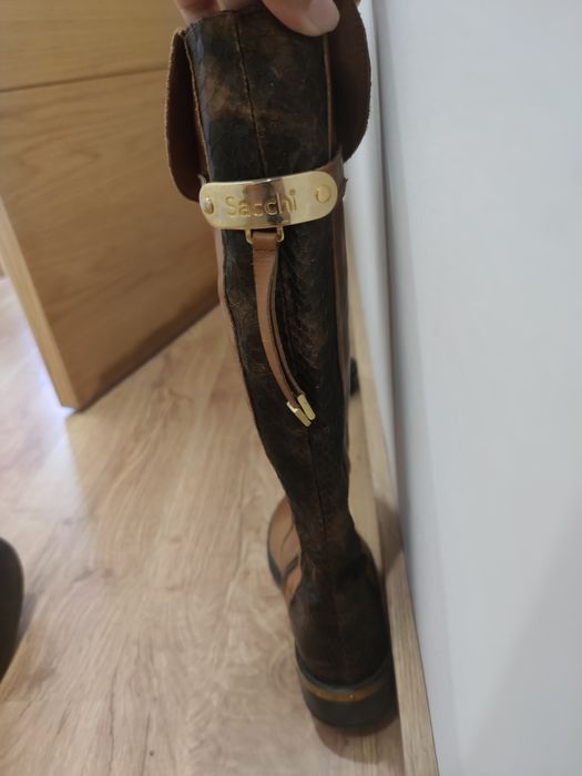 Bota  cano alto- castanho