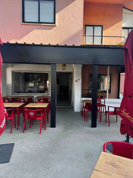 Trespasse restaurante renda 375 euros.