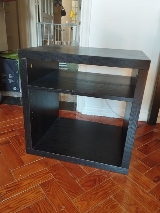 2 móveis de apoio pretos IKEA