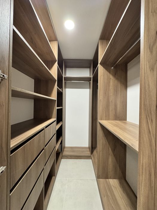 Продаж 2 кім квартири з великою кухнею вітальнею
