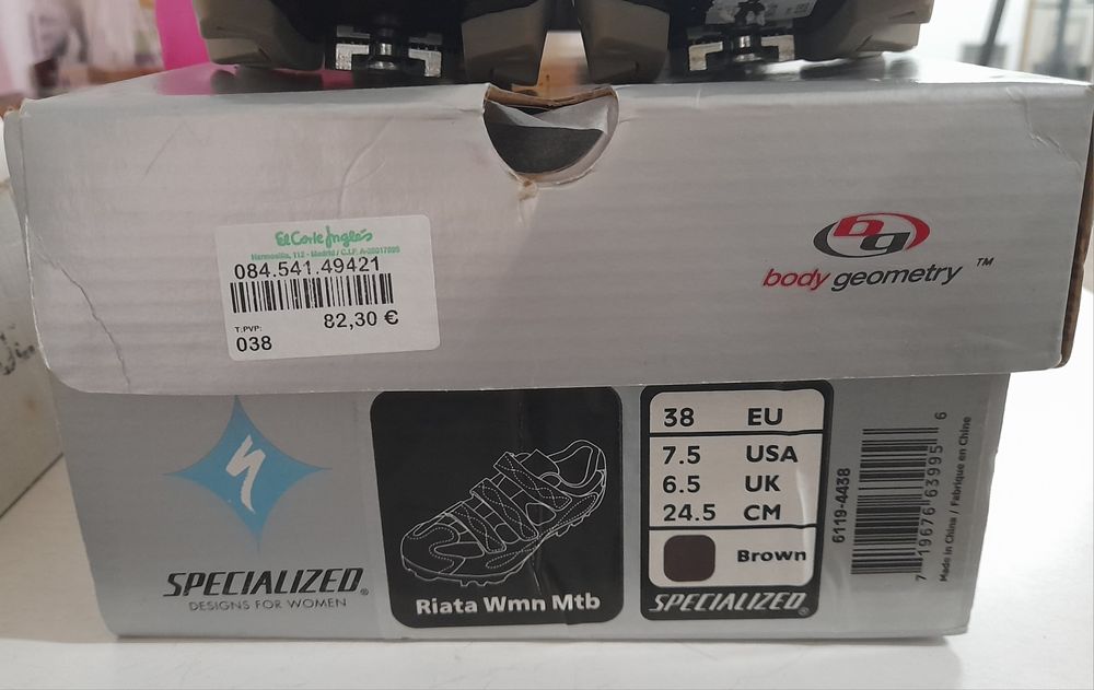 Sapatos de ciclismo para mulher Specialized. NOVO