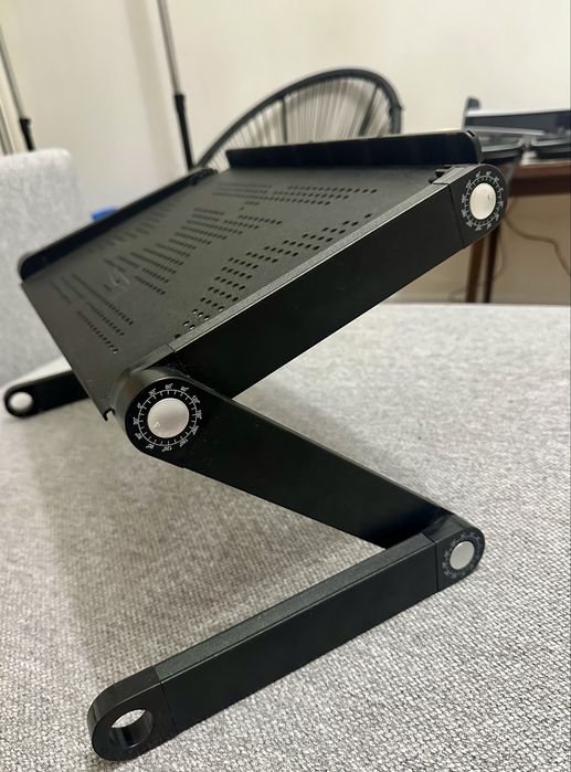 Столик для ноутбука UFT FreeTable-1 Light (freetable-1light)