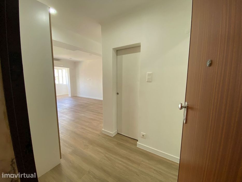 Arrendamento de apartamento T3 na Cova da Piedade