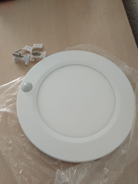 Panel LED sufitowy z czujnikiem ruchu 12W