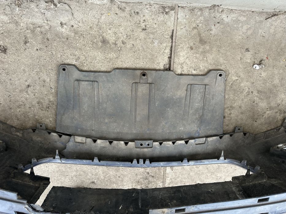 Передній бампер Opel Astra h