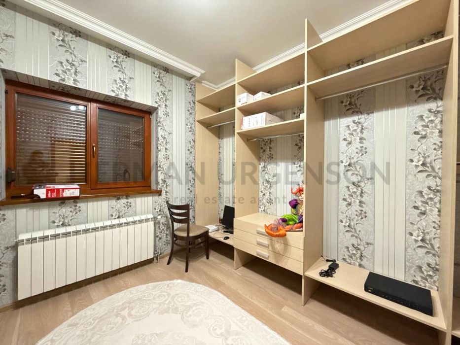 Продаж будинку 183 м.кв / 16 соток / р-н Компотний