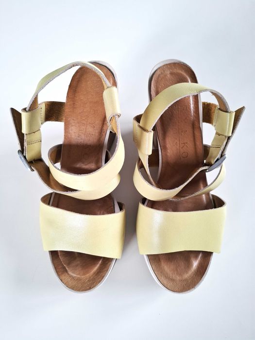 Buty Ryłko Relax - sandały na koturnie 36. Skóra naturalna