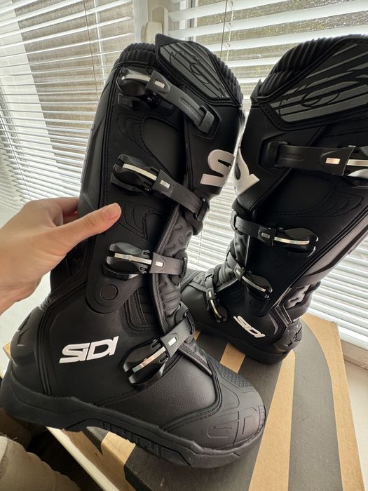 Мотоботи SIDI ендуро мотокрос мото боти
leatt fox alpinestars tech 7 kovi geon gaerne sg10 SG12