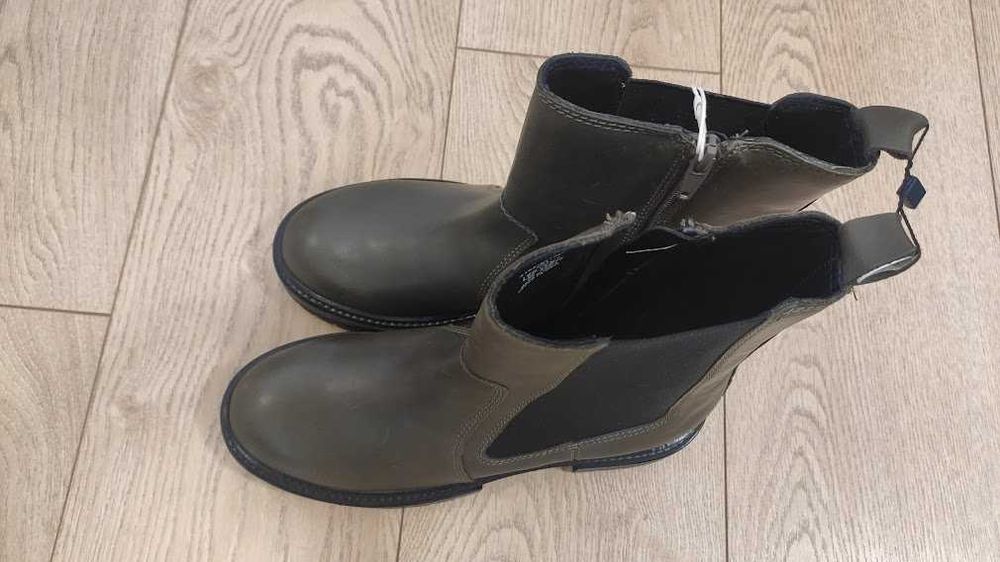 Чобітки Zara шкіряні 39розмір