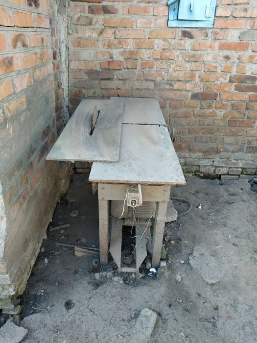Деревообрабатывающий станок (б/у)