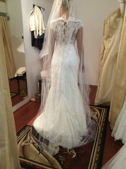 Suknia ślubna z trenem rozm.36