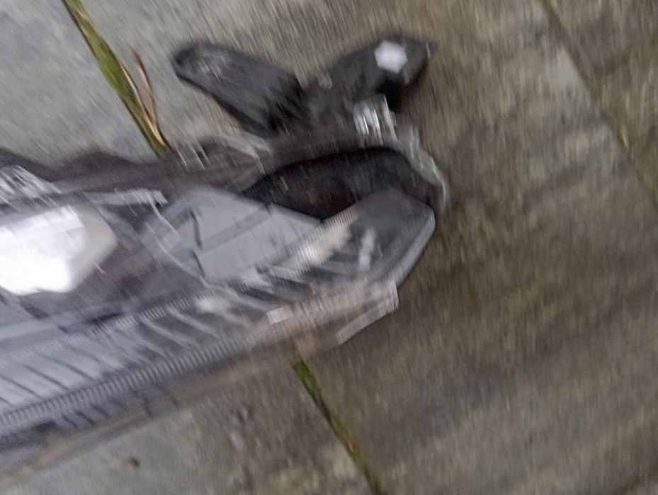 Lampa reflektor prawy przód Toyota Corolla Cross Oryginał Europa