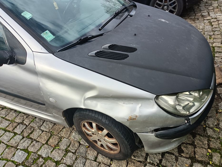 Peugeot 206 para arranjar