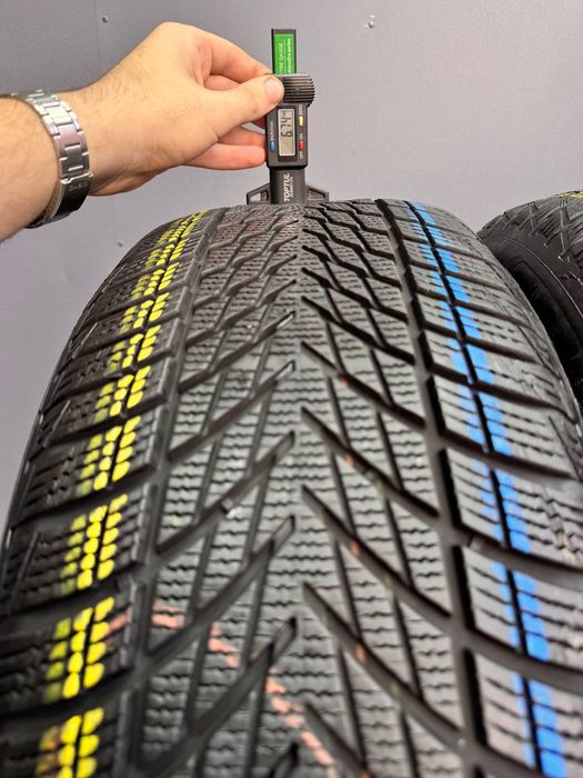 Шины БУ 235 45 R 20 Goodyear ultragrip performance 3 Зима Комплект