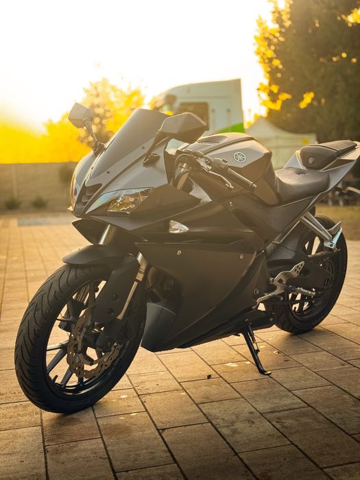 Yamaha YZF-R125 polift