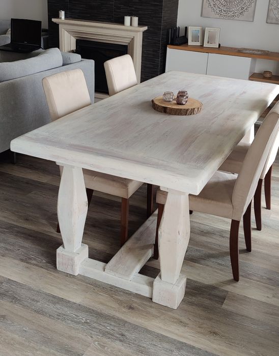 Mesa rústica de madeira casquinha