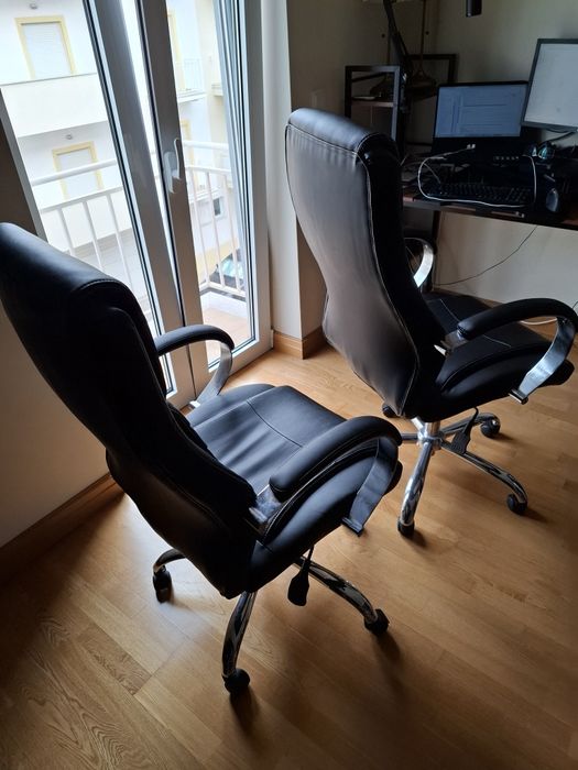 Cadeira de Escritório Executiva Staples – Usada (em ótimo estado)