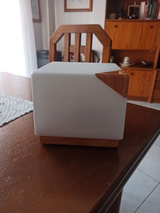 Difusor de óleos essenciais/ humidificador de ambiente