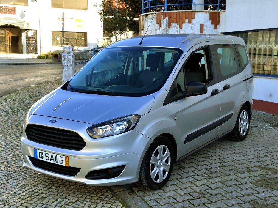 Ford tourneo Courier 5 lugares
