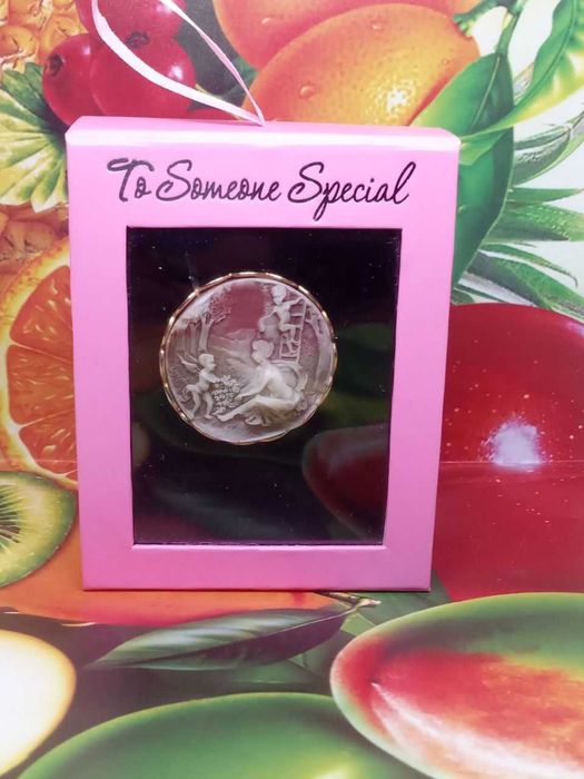 Винтажная брошь камея