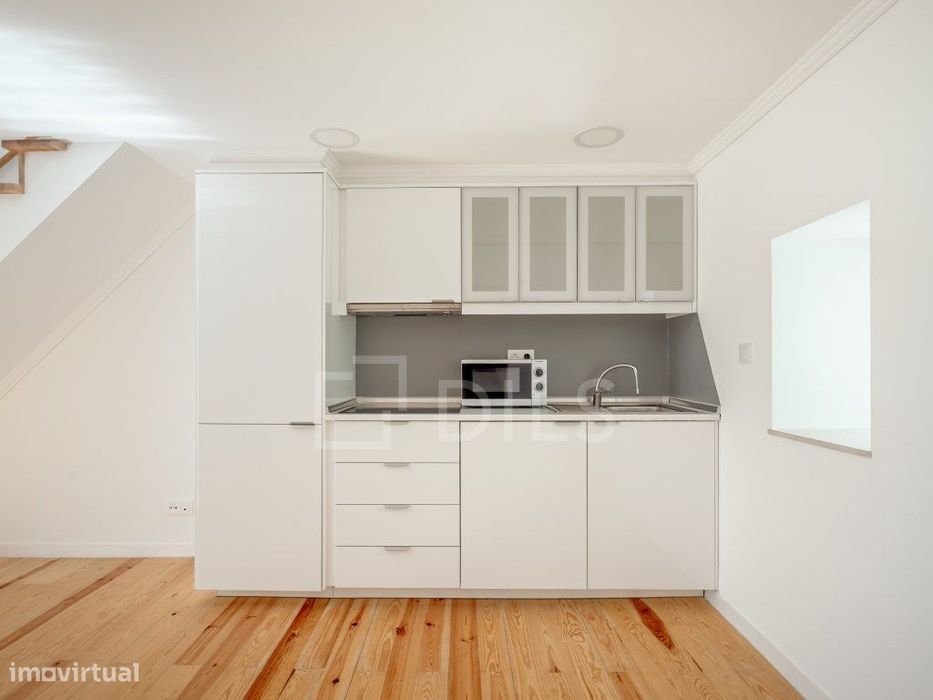 Apartamento T1 com luz natural e zona central, na Misericórdia, Lisboa