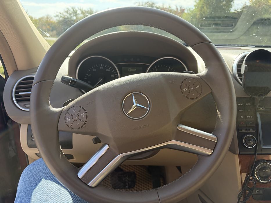 Mercedes-Benz ML320