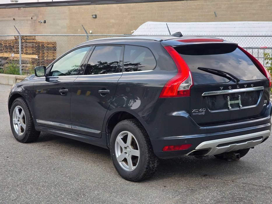 Volvo XC60      2015