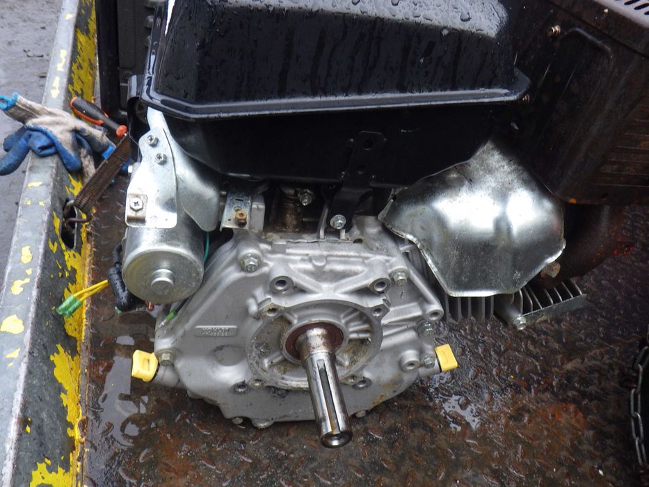 Silnik Spalinowy Duzy  Mocny Przemyslowy KOHLER +Briggs&stratton