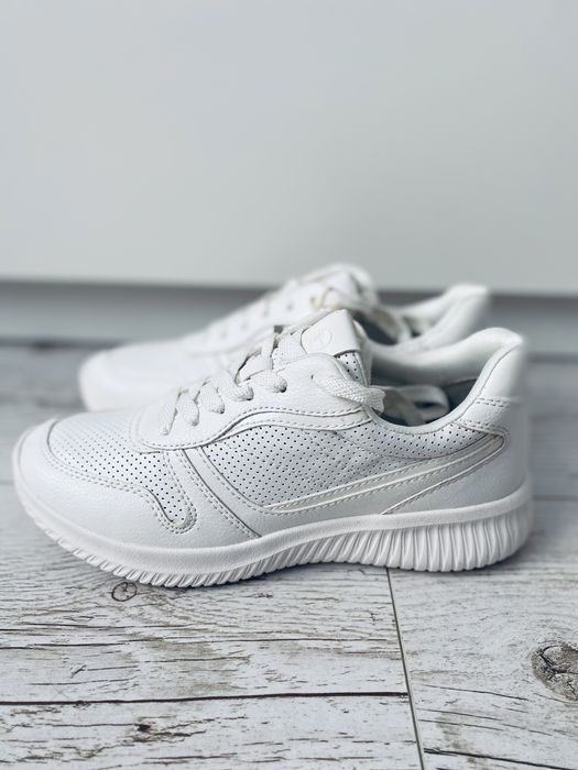 Nowe buty adidasy sportowe białe Tamaris sneakersy trampki