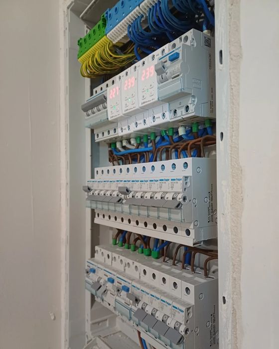 Электромонтаж Услуги электрика Штробление без пыли