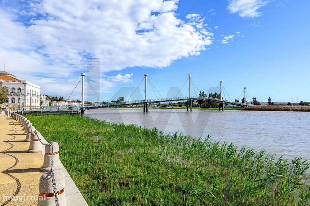 Investimento Imobiliário em Alcácer do Sal: Moradia de Prestígio com V