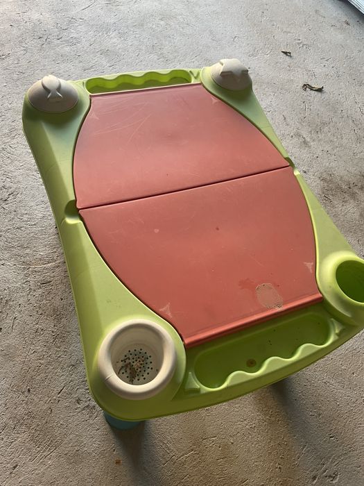 Stolik wodny dla dzieci do ogrodu