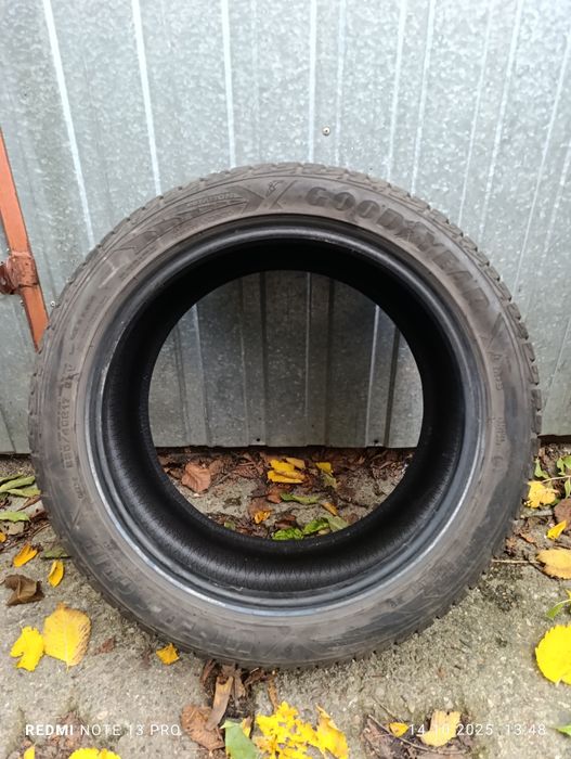 Goodyear ultra grip 235/45/17 7,5mm