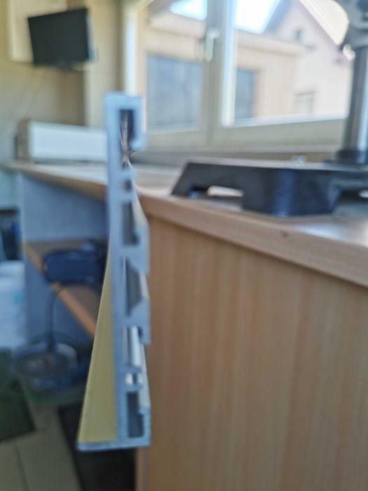 Listwy przypodłogowe metalowe