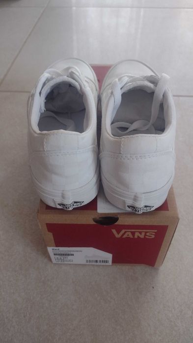 Buty damskie Vans Ward roz 36.5 Białe