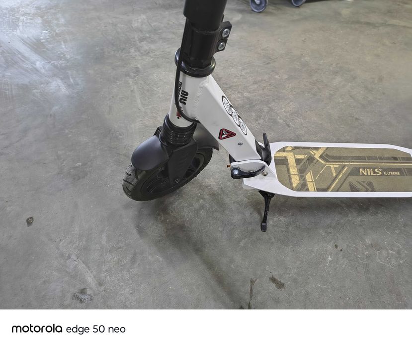 Hulajnoga Regulowana Pompowane Koła 200 mm NILS EXTREME