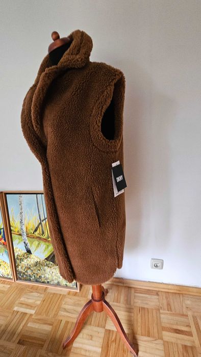 Futrzana kamizelka marki DKNY. NOWA Z METKĄ