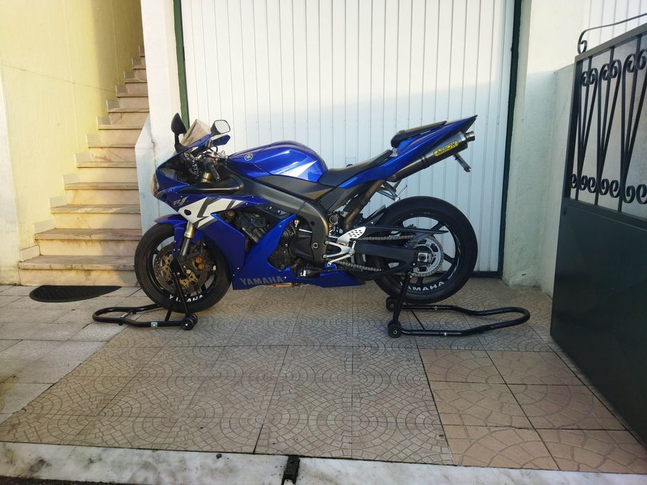 Yamaha R1 super desportiva em muito bom estado,garagem, analiso retoma