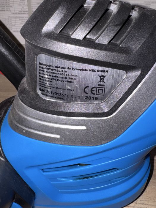 Piła elektryczna do żywopłotu