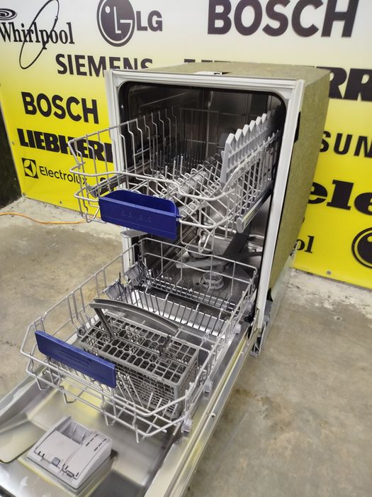 Посудомийна машина фірми Siemens, 45 см
