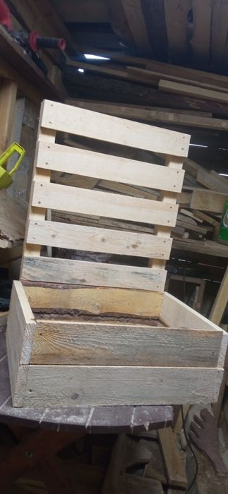 Donica ogrodowa z pergolą