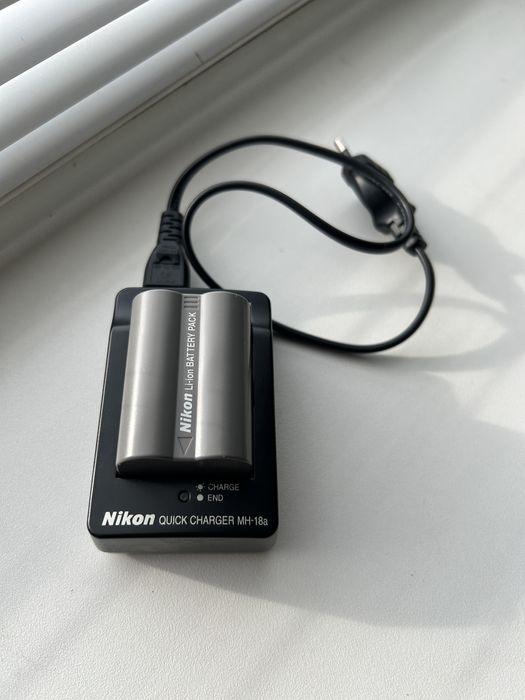 Комплект Nikon + Tamron + SB-900, ідеальна оптика, бонус D300s