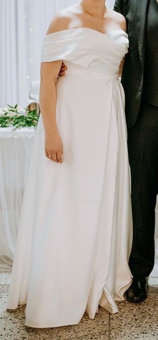 Suknia ślubna literka A