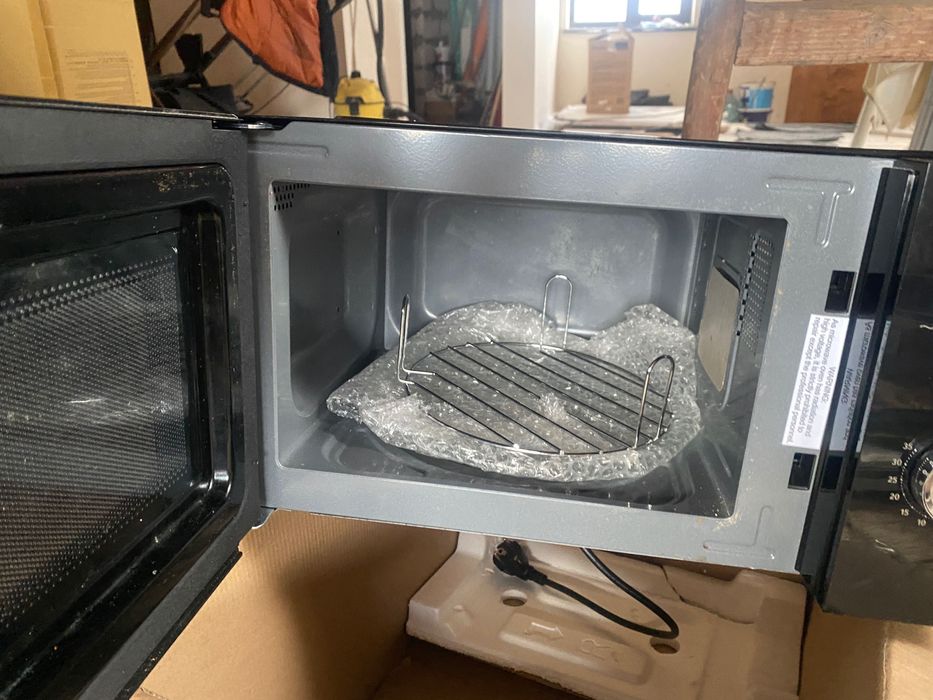 Мікрохвильова піч GORENJE MO20E2BH