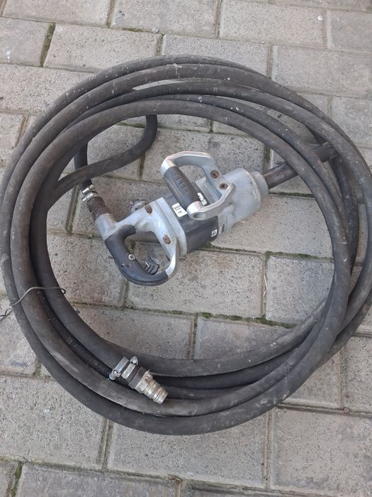 Продам пневматичний ударний ключ