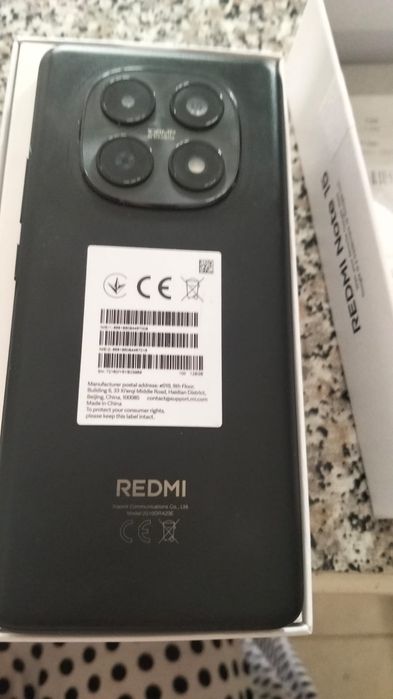Xiaomi Redmi Note 15, na cor preta, com 6GB de RAM e 128GB de armazenamento.