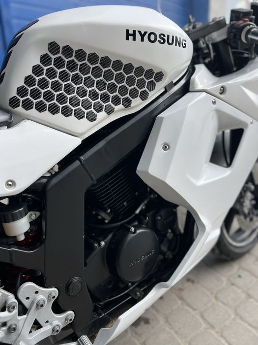 Hyosung GT250R EFI