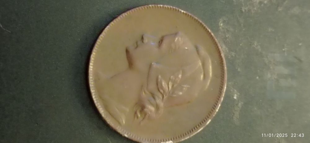Vendo moedas e medalhas raras e de colecção