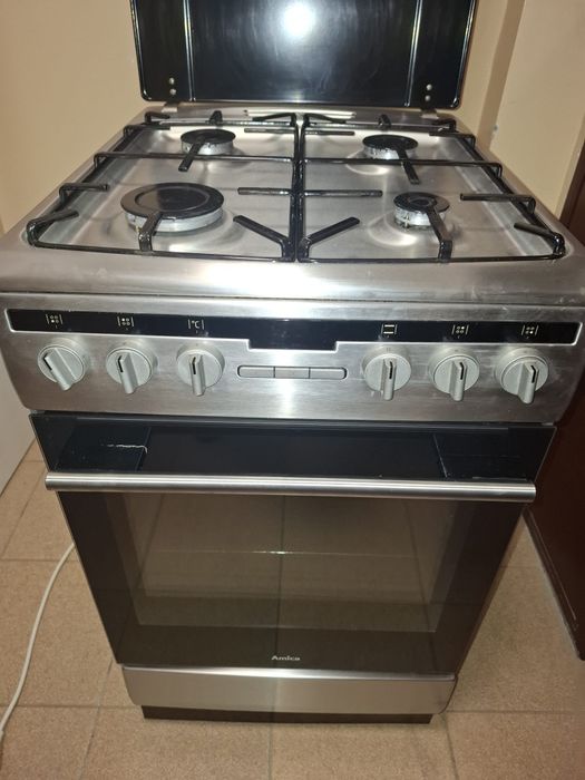Sprzedam  kuchenka  gazowo- elektryczna  Amica