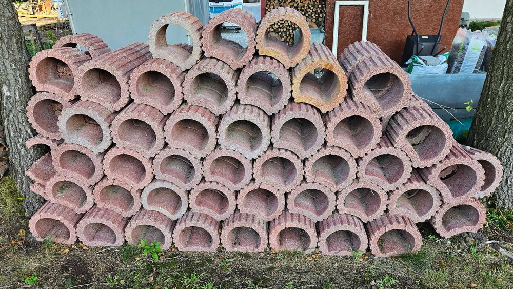Gazon Joniec 30 x 25 x 20 cm czerwony